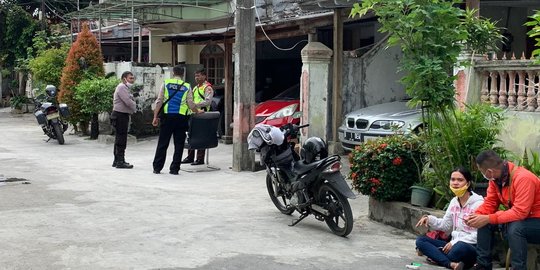 Polisi Bersenjata Laras Panjang Masih Berjaga di Rumah John Kei