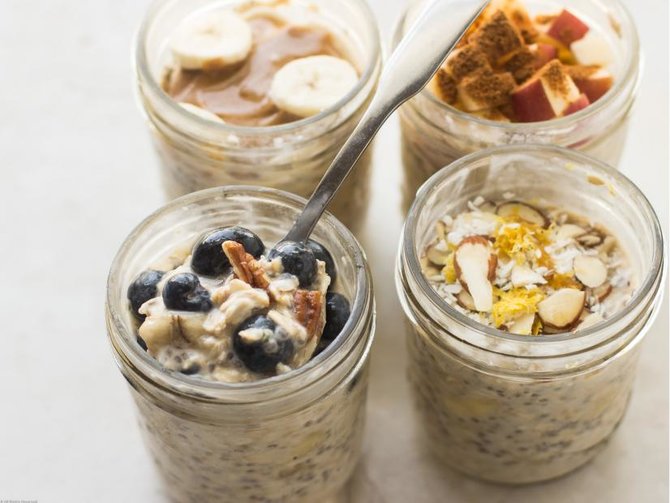 ilustrasi overnight oats