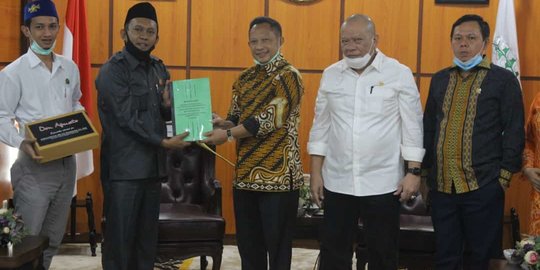 Mendagri Perintahkan Gubernur Jatim Selesaikan Konflik Bupati & DPRD di Jember