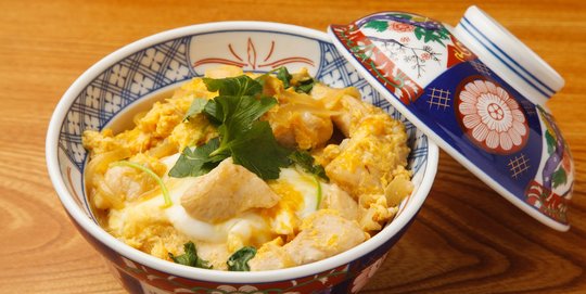 Resep Oyakodon, Rice Bowl Lauk Ayam dan Telur Khas Jepang