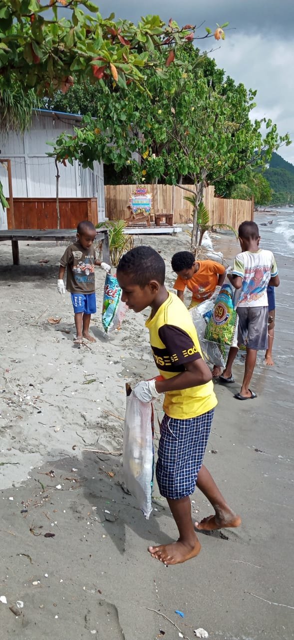 yohana baransano penyayang bumi dari tanah papua