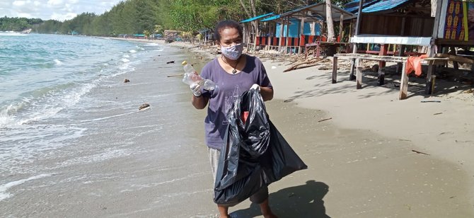 yohana baransano penyayang bumi dari tanah papua