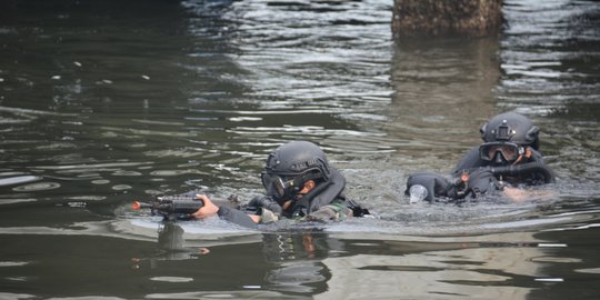 Tingkatkan Kemampuan Tempur, Pasukan Katak Latihan Peperangan Laut Khusus