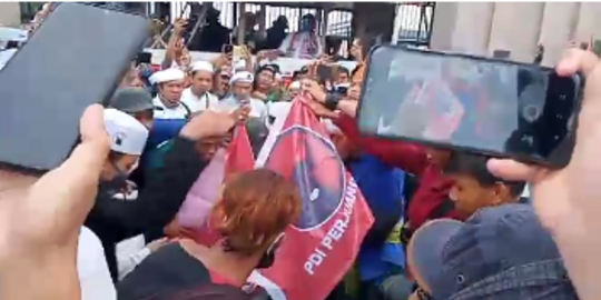 bendera dibakar, tjahjo kumolo minta semua pengurus pdip datangi kantor polisi