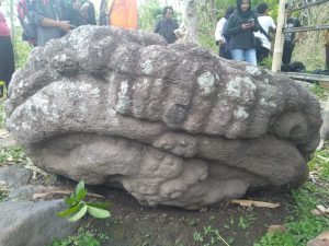 patung ganesha berambut keriting di magetan
