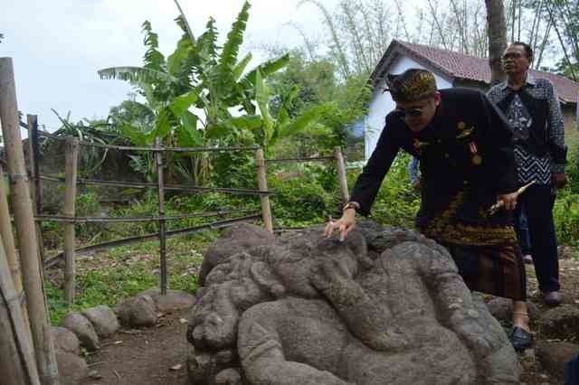 patung ganesha berambut keriting di magetan