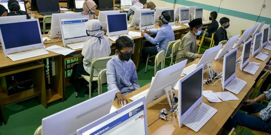 KPAI Sebut Siswa Terkendala Kuota sampai Beban Tugas saat Sekolah Online