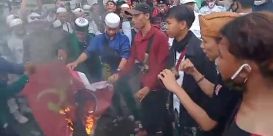 Korlap Demo Tolak RUU HIP: Pembakaran Bendera PDIP Itu Kecelakaan