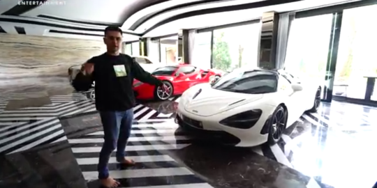Berkunjung ke Rumah 'Sultan Sentul', Raffi Ahmad Dikasih Mobil McLaren Seharga Rp12 M