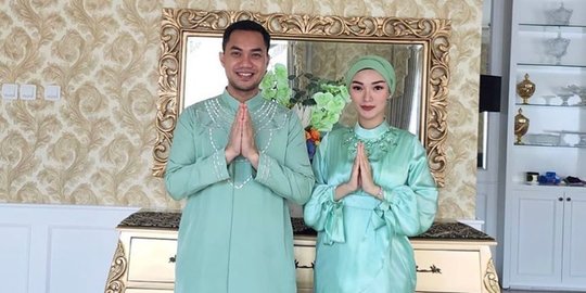 Momen Sirajuddin Suami Zaskia Gotik Foto dengan Tokoh-Tokoh Penting