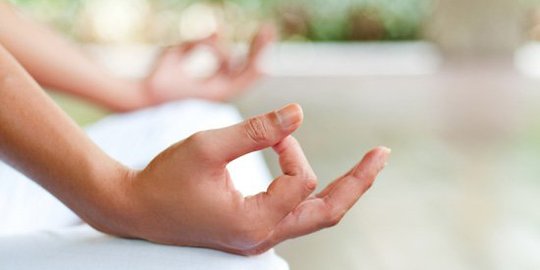 4 Cara Menenangkan Pikiran dengan Mudah, Lakukan Meditasi hingga Relaksasi Otot