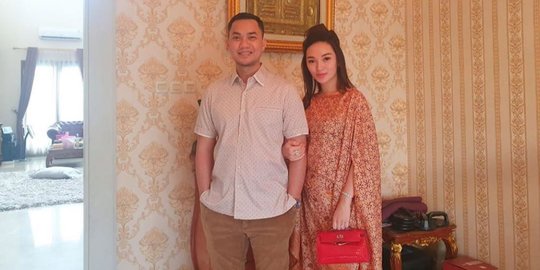 Potret Sirajuddin Didandani Putrinya, Netizen Sebut Kaya Donat Gula