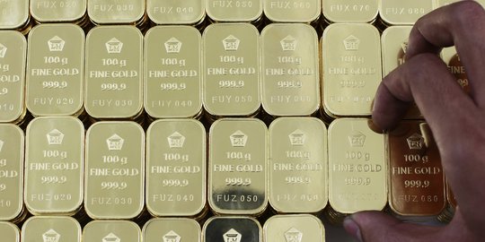 Harga Emas Turun Rp1.000 Menjadi Rp911.000 per Gram