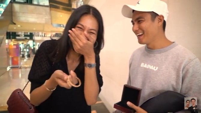 baim wong berikan kejutan untuk paulayoutube baim paula