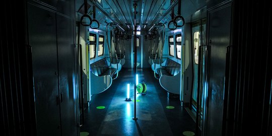 Sterilisasi Kereta LRT dengan Sinar UV di Masa Pandemi