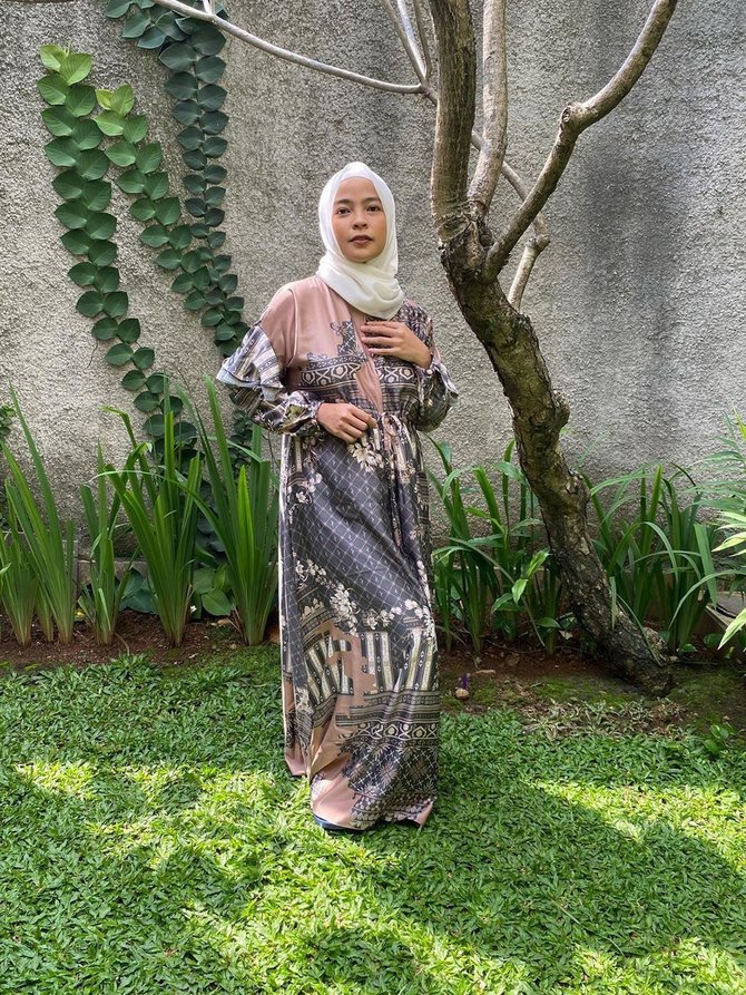 busana tantri kotak