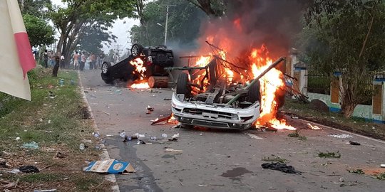 Protes Pembagian BLT di Mandailing Natal Rusuh, Mobil Wakapolres Dibakar