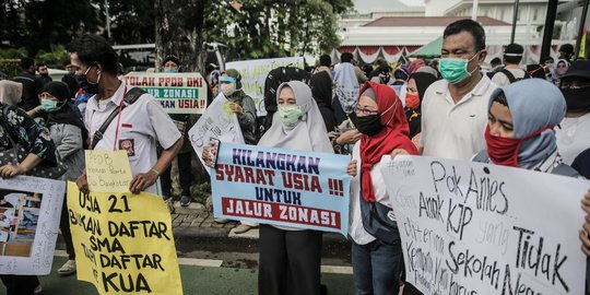 DPR Nilai PPDB DKI dan Permendikbud Tidak Sinkron Picu Diskriminasi Calon Siswa