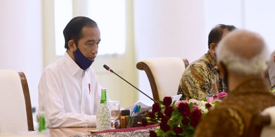 Jokowi Ingatkan Kepala Daerah Segera Belanjakan APBD