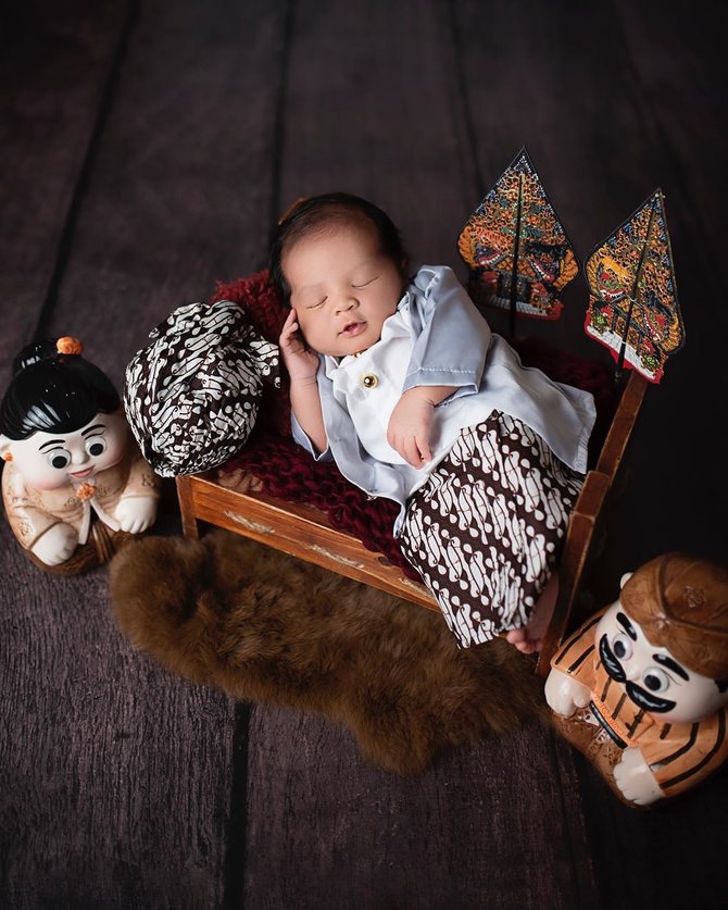 super gemas ini 6 potret new born anak arief muhammad dan tiara pangestika