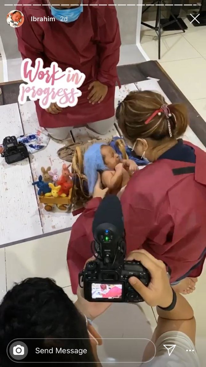 super gemas ini 6 potret new born anak arief muhammad dan tiara pangestika