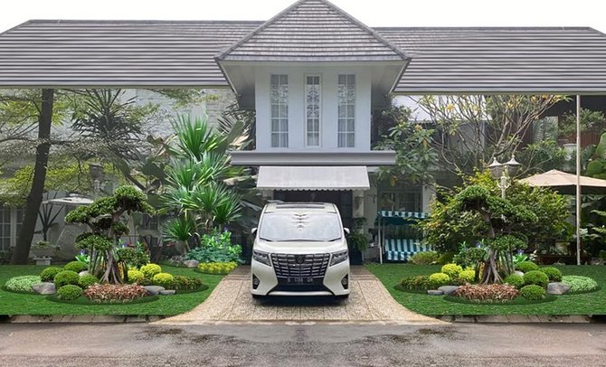 desain taman rumah raffi ahmad