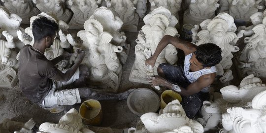 Melihat Pembuatan Patung Dewa Ganesha di India