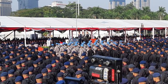HUT Bhayangkara ke-74, Jokowi Perintahkan Polri Perkuat Sinergi dengan KPK & Kejagung