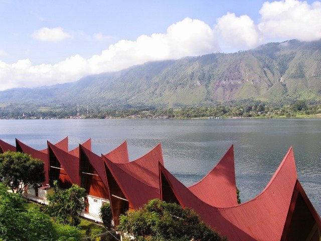 4 fakta menarik pulau samosir ada danau di tengah danau