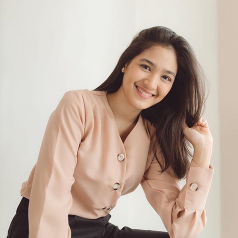 aktris indonesia berwaja cantik alami