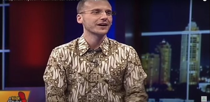 bule belanda jual perusahaan buat urus anak jalanan di lombok