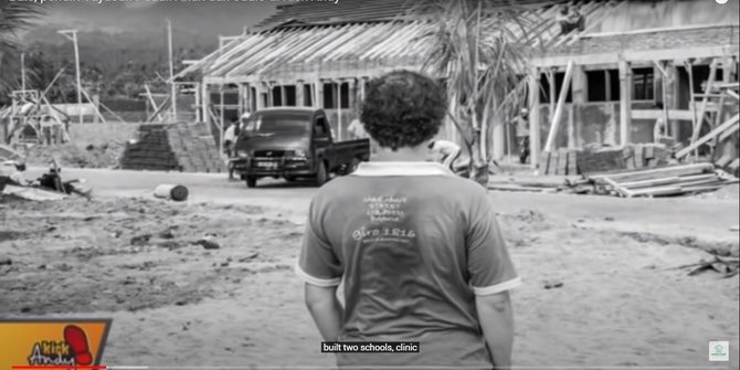 bule belanda jual perusahaan buat urus anak jalanan di lombok