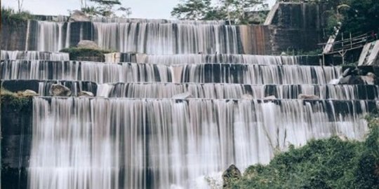 5 Pesona Keindahan Grojogan Watu Purbo, Air Terjun Enam Tingkat di Jogja