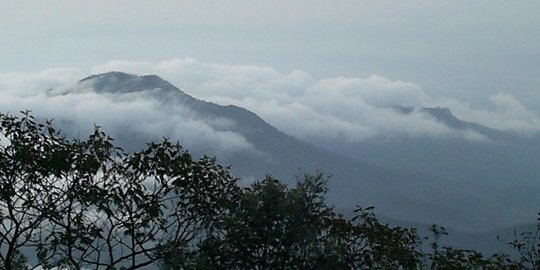 Dikenal Mistis, Ini Pesona dan Cerita Sejarah Gunung Lawu yang Jarang Diketahui