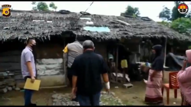 gubuk reyot disulap jadi rumah layak huni hasil iuran para polisi aceh