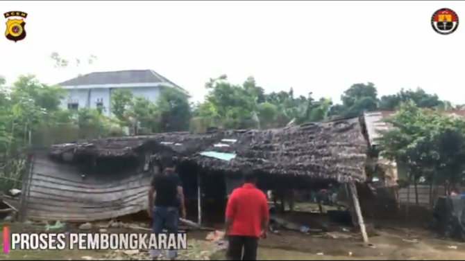 gubuk reyot disulap jadi rumah layak huni hasil iuran para polisi aceh
