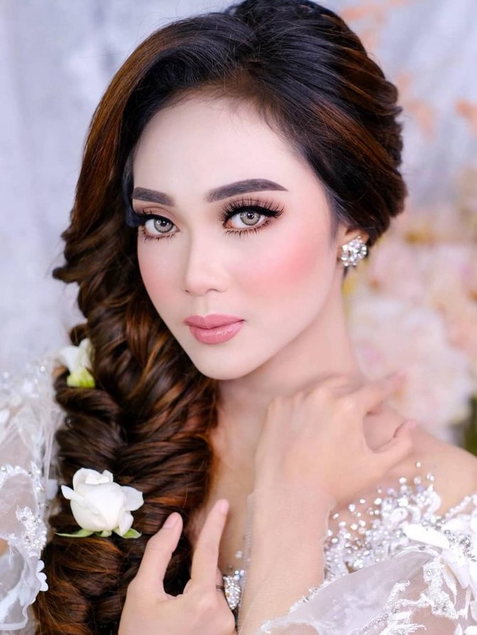 slebgram mirip syahrini