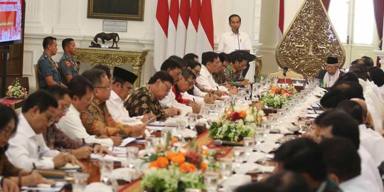 Jejak Reshuffle Kabinet Jokowi