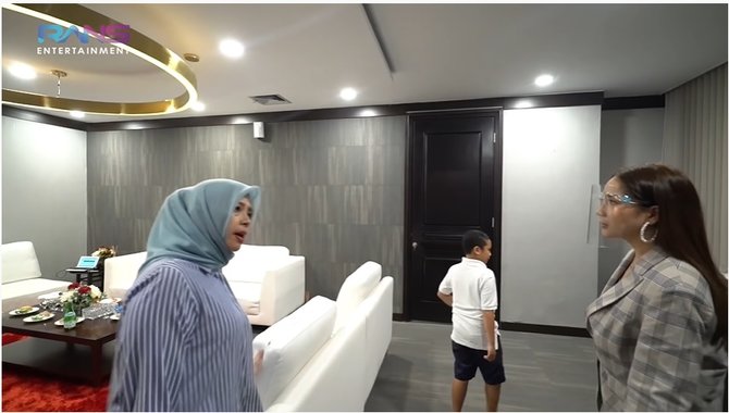 ruang kerja sandiaga uno