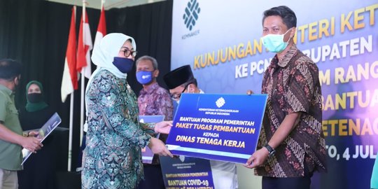 Kemnaker Salurkan Bantuan Program Refocusing Covid-19