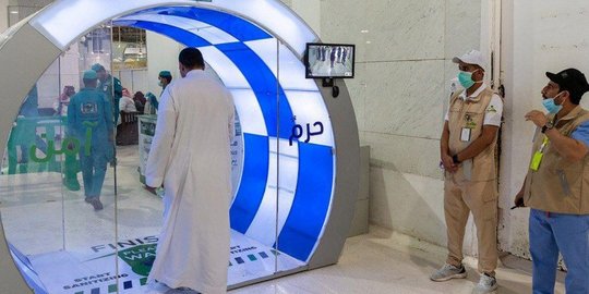Saudi Buat Aturan Haji Cegah Corona: Dilarang Sentuh Kabah dan Salat Jaga Jarak