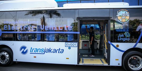 Transjakarta Target Uji Coba 100 Bus Listrik Hingga Akhir 2020