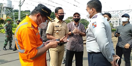 Pagi Ini Penumpang di Stasiun Bogor Membeludak, Bima Arya 'Colek' Menhub & Anies