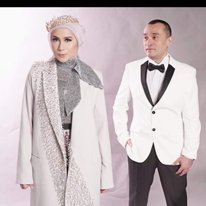 marini zumarnis dan suami