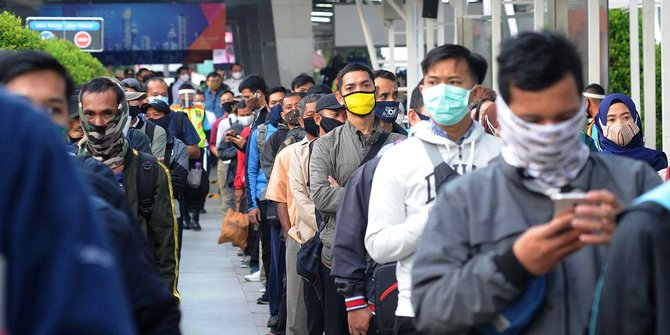KCI Sebut Pengaturan Jam Kerja Solusi Urai Kepadatan KRL