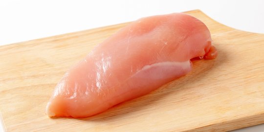 5 Cara Menyimpan Daging Ayam Dalam Kulkas Perlu Diketahui Biar Enggak Cepat Busuk Merdeka Com<script async src=