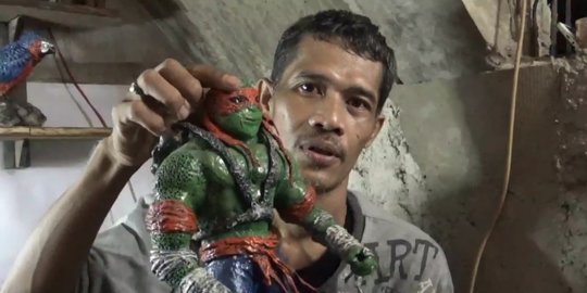 Tangan Terampil Dede 'Sulap' Limbah Plastik