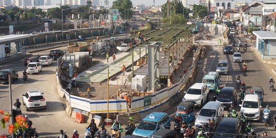 Melihat Progres Pembangunan Underpass Senen Extension