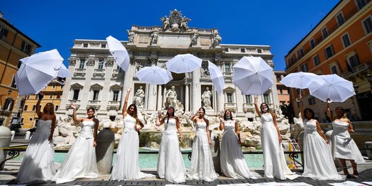 Pengantin Wanita Italia Protes Larangan Pernikahan di Masa Pandemi