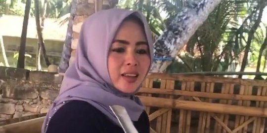 Viral Penjual Rujak di Sumenep Mirip Syahrini, Omzetnya Capai Jutaan Rupiah